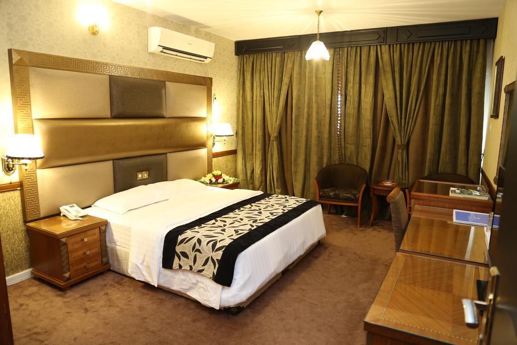 Abjad Crown Hotel Dubai Exterior photo