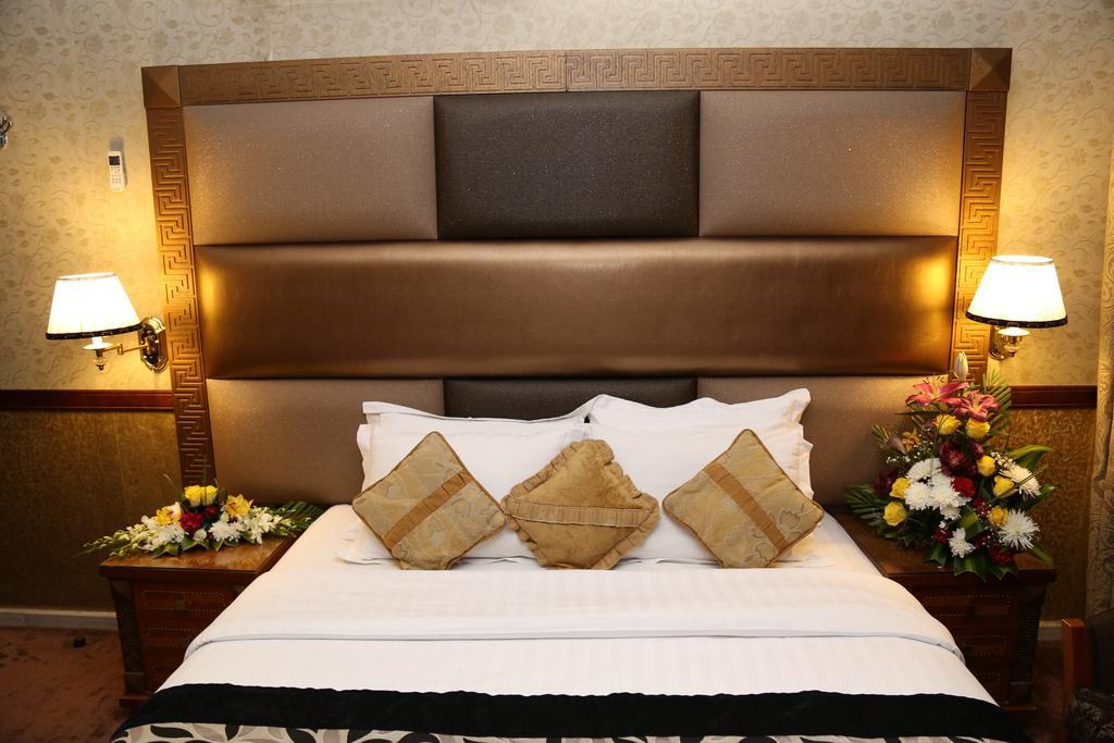 Abjad Crown Hotel Dubai Exterior photo