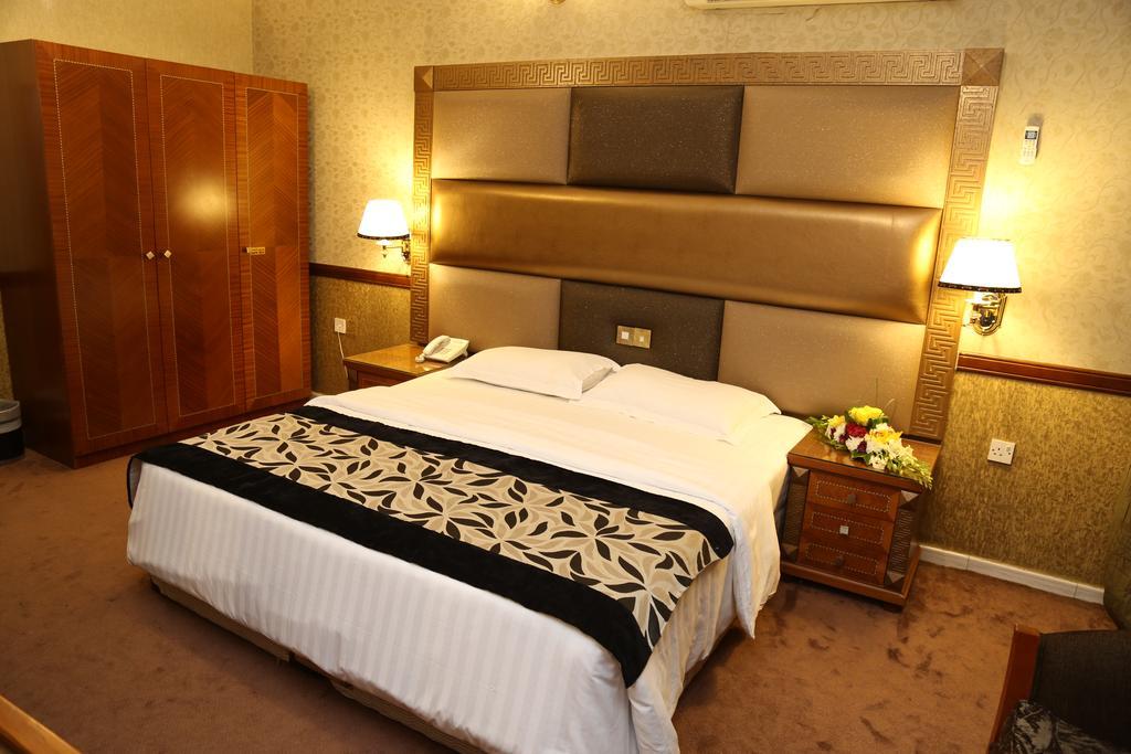 Abjad Crown Hotel Dubai Exterior photo